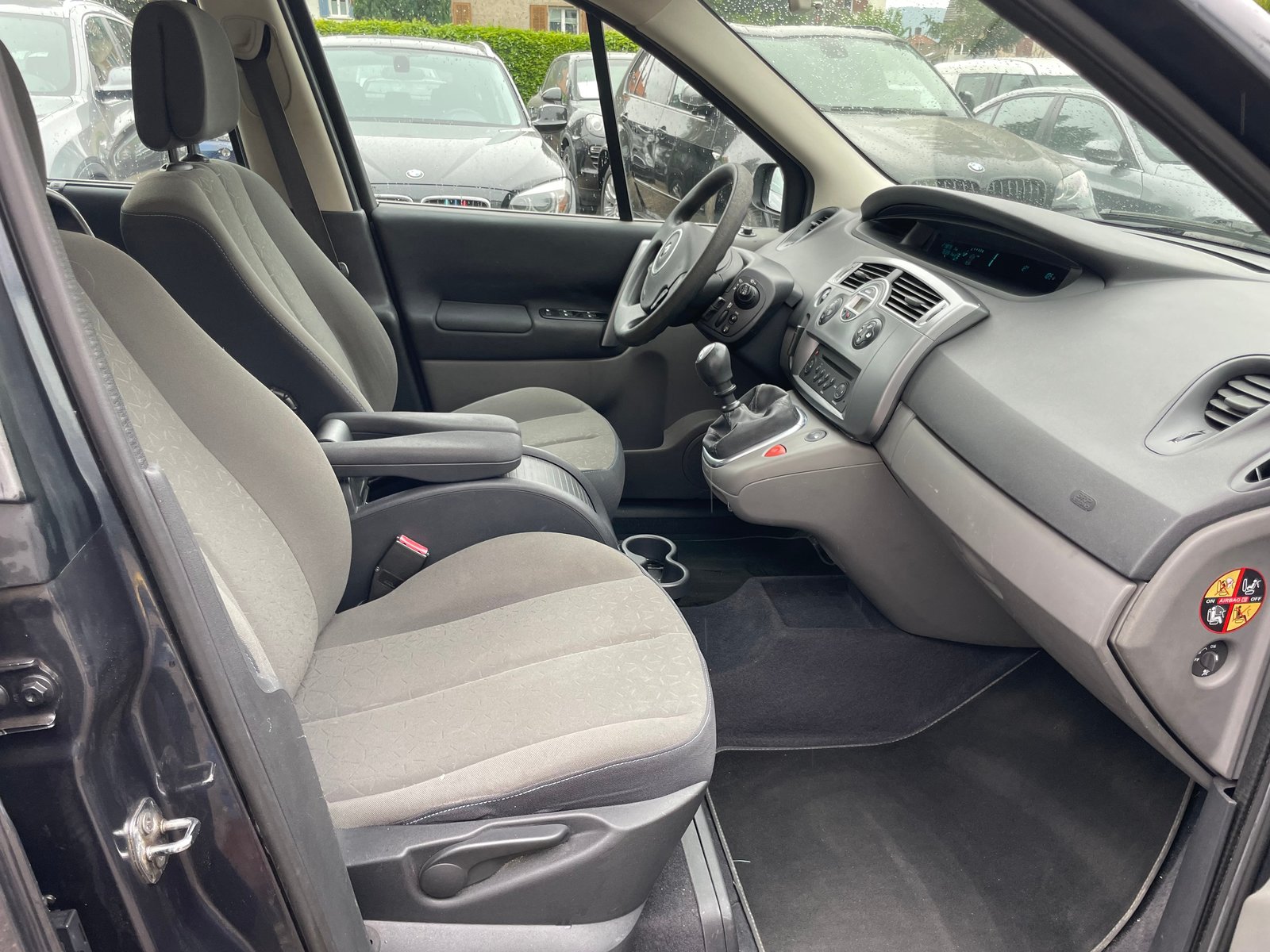RENAULT Scénic 2.0 16V Dynamique, Essence, Occasion / Utilisé, Manuelle - 7