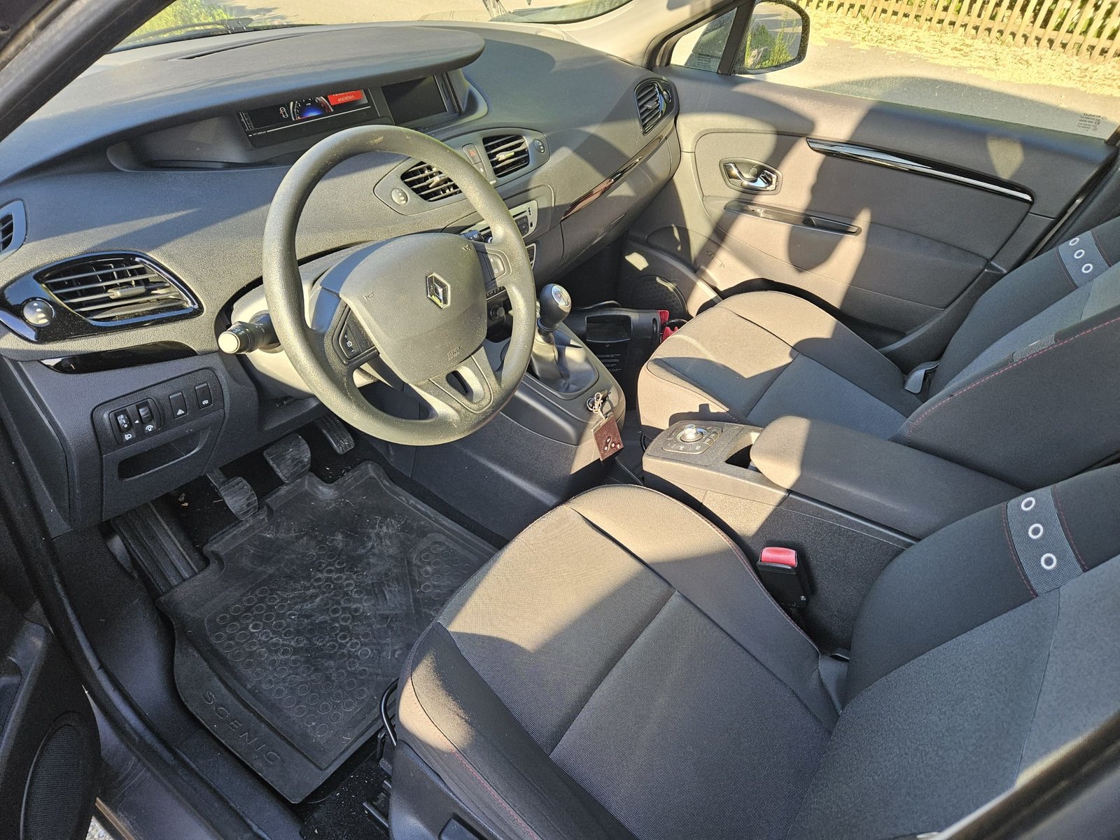 RENAULT Scénic 1.2 16V Turbo Dynamique, Petrol, Second hand / Used, Manual - 6
