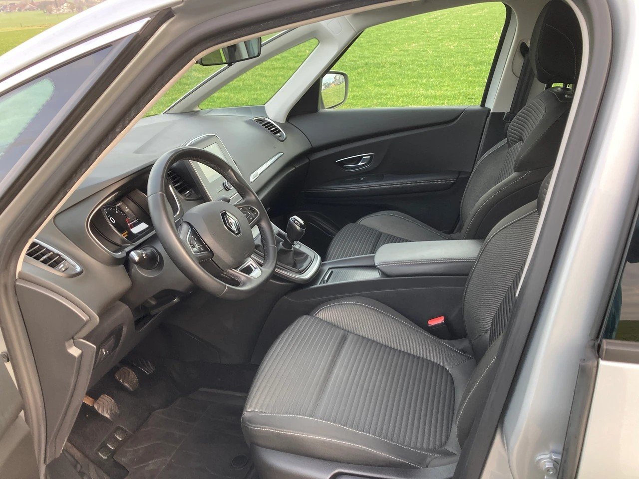 RENAULT Scénic 1.8 dCi Zen, Diesel, Occasion / Gebraucht, Handschaltung - 7