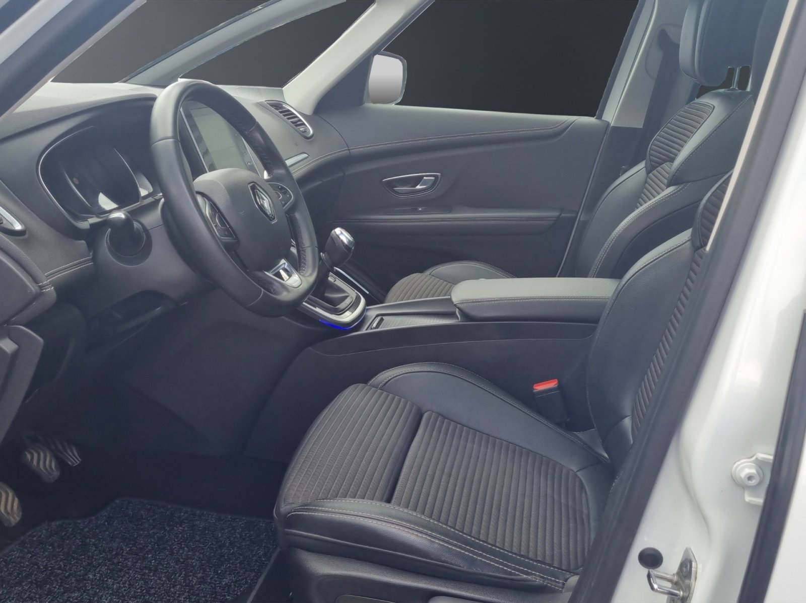 RENAULT Scénic 1.2 TCe 130 Bose, Benzin, Occasion / Gebraucht, Handschaltung - 7