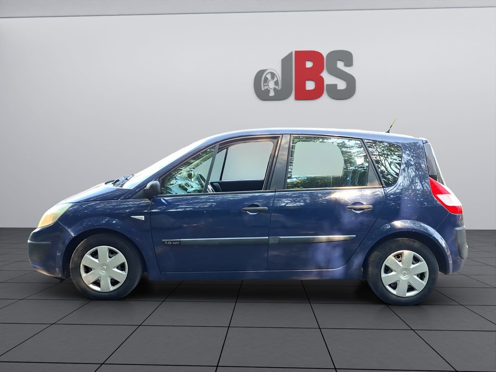 RENAULT Scénic 1.6 16V Dynamique, Essence, Occasion / Utilisé, Manuelle - 4