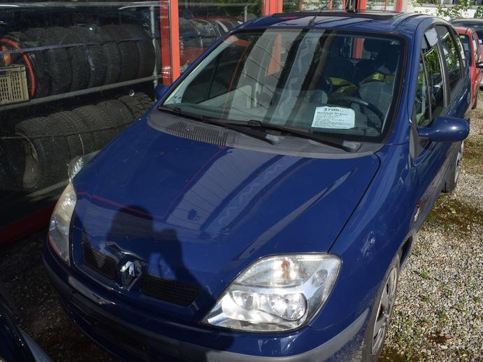 RENAULT Scénic 1.6 16V Dynamique Automatic, Essence, Occasion / Utilisé, Automatique
