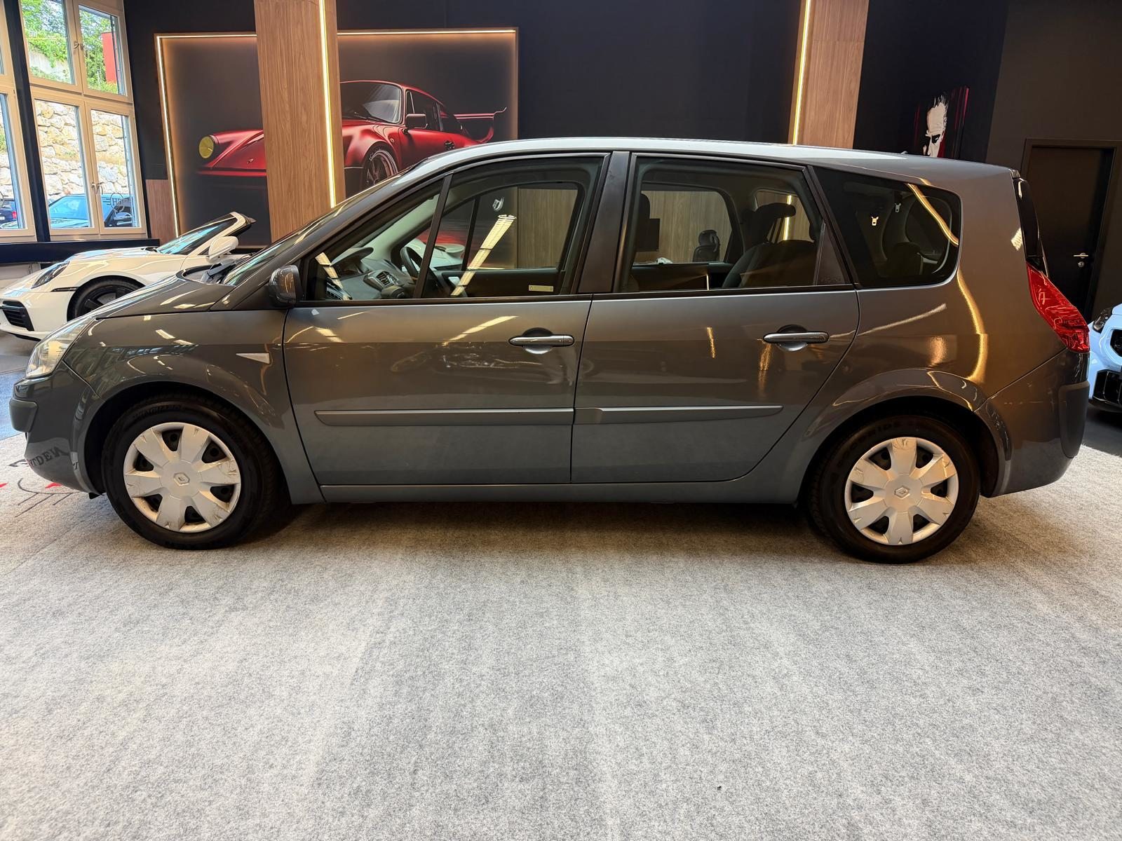 RENAULT Grand Scénic 2.0 16V Dynamique, Essence, Occasion / Utilisé, Automatique - 4