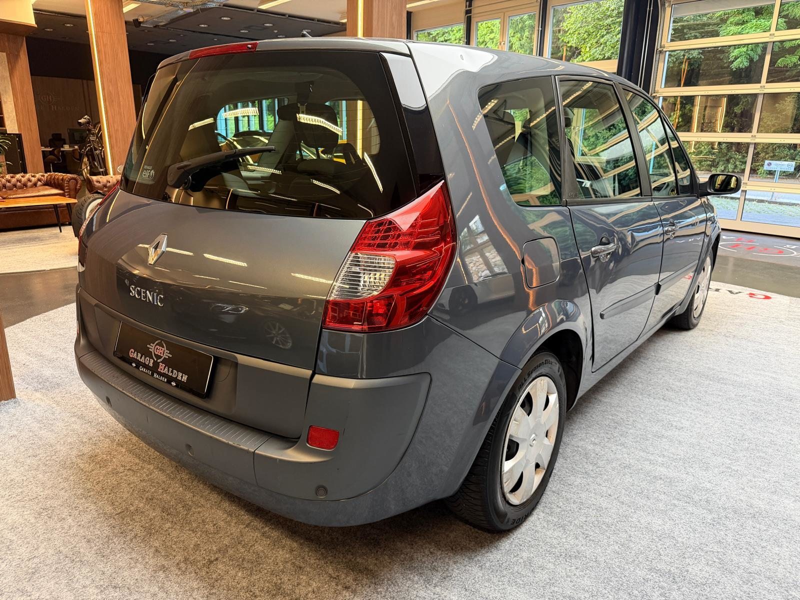 RENAULT Grand Scénic 2.0 16V Dynamique, Essence, Occasion / Utilisé, Automatique - 7