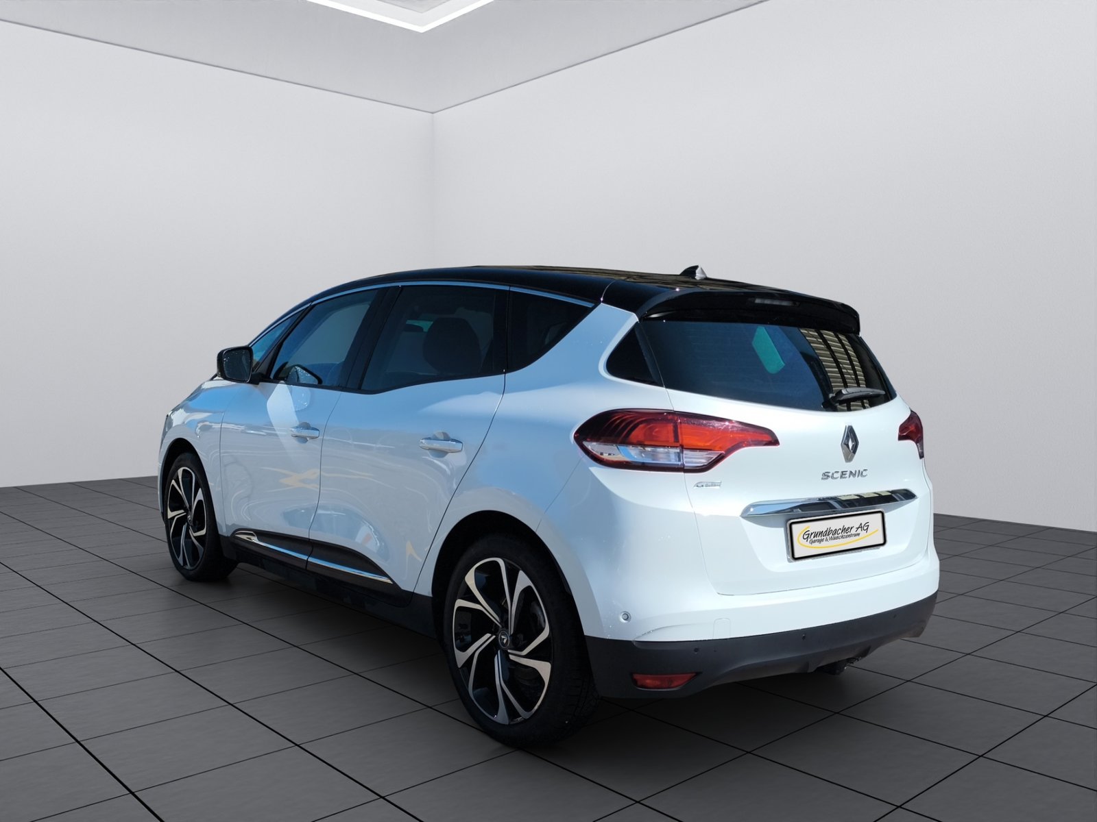 RENAULT Scénic 1.3 TCe 160 Intens Adva, Petrol, Second hand / Used, Automatic - 5