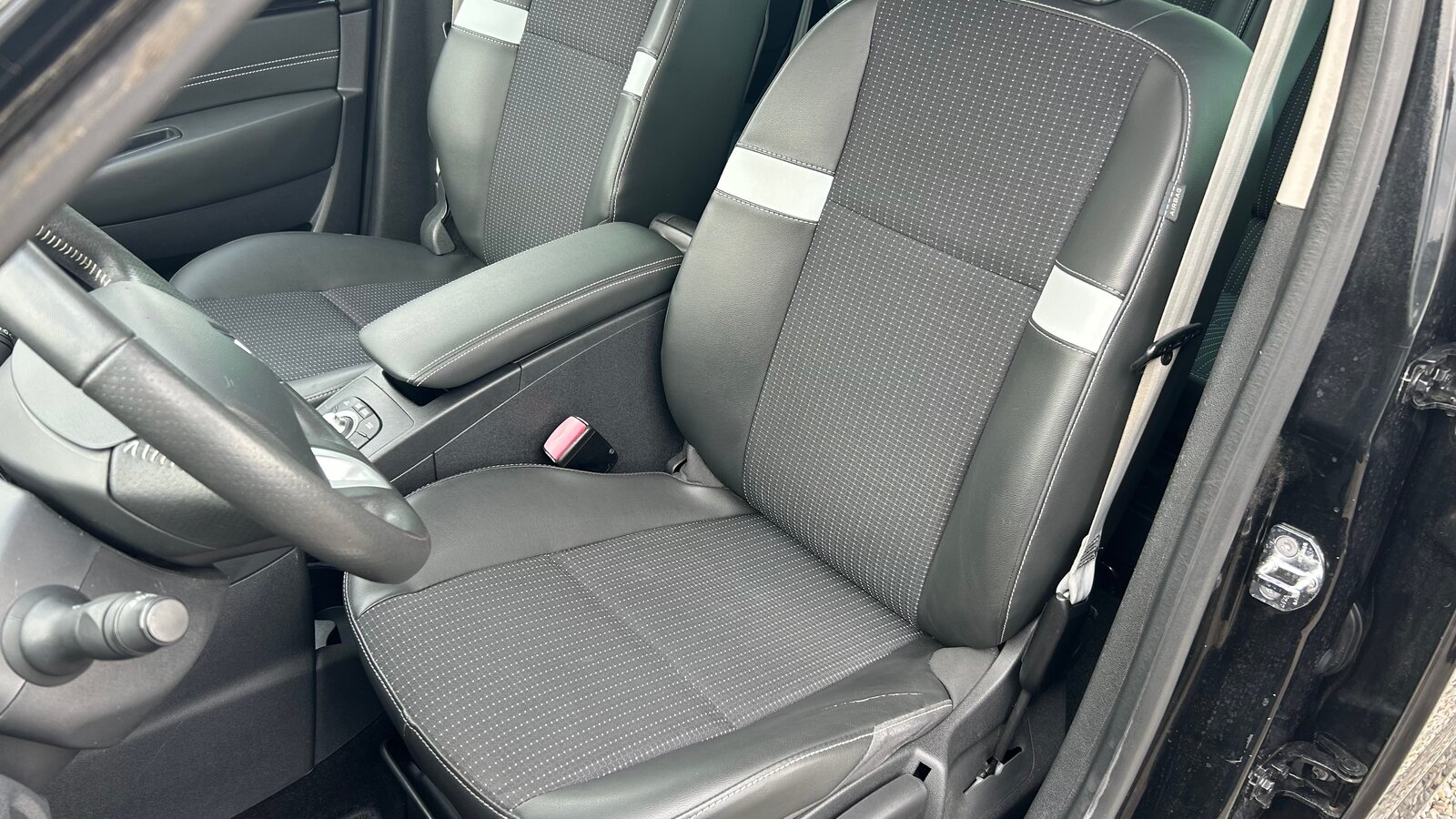 RENAULT Scénic 1.4 16V Turbo Bose, Benzin, Occasion / Gebraucht, Handschaltung - 5