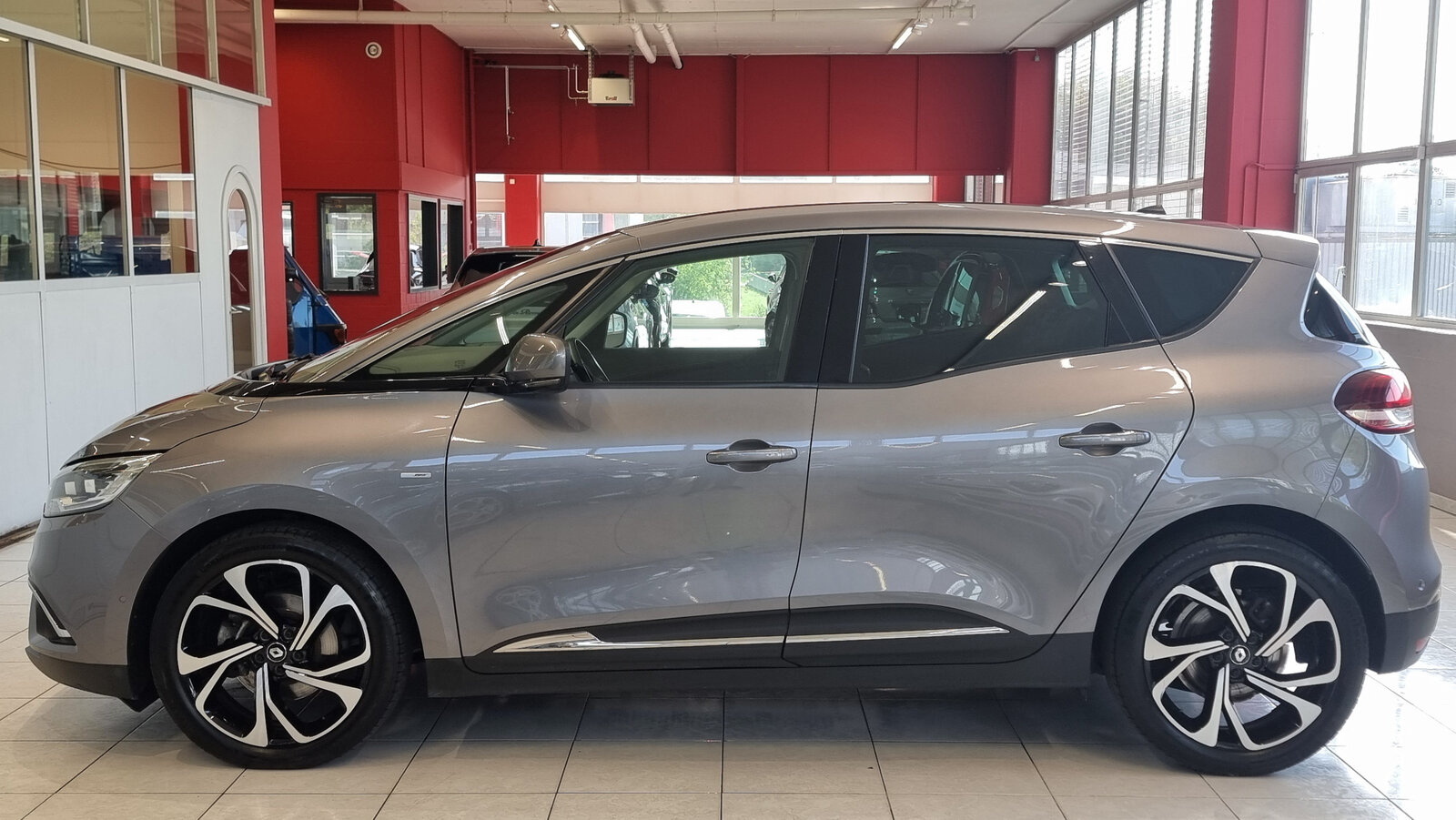 RENAULT Scénic 1.6 dCi Bose, Diesel, Occasion / Utilisé, Manuelle - 3