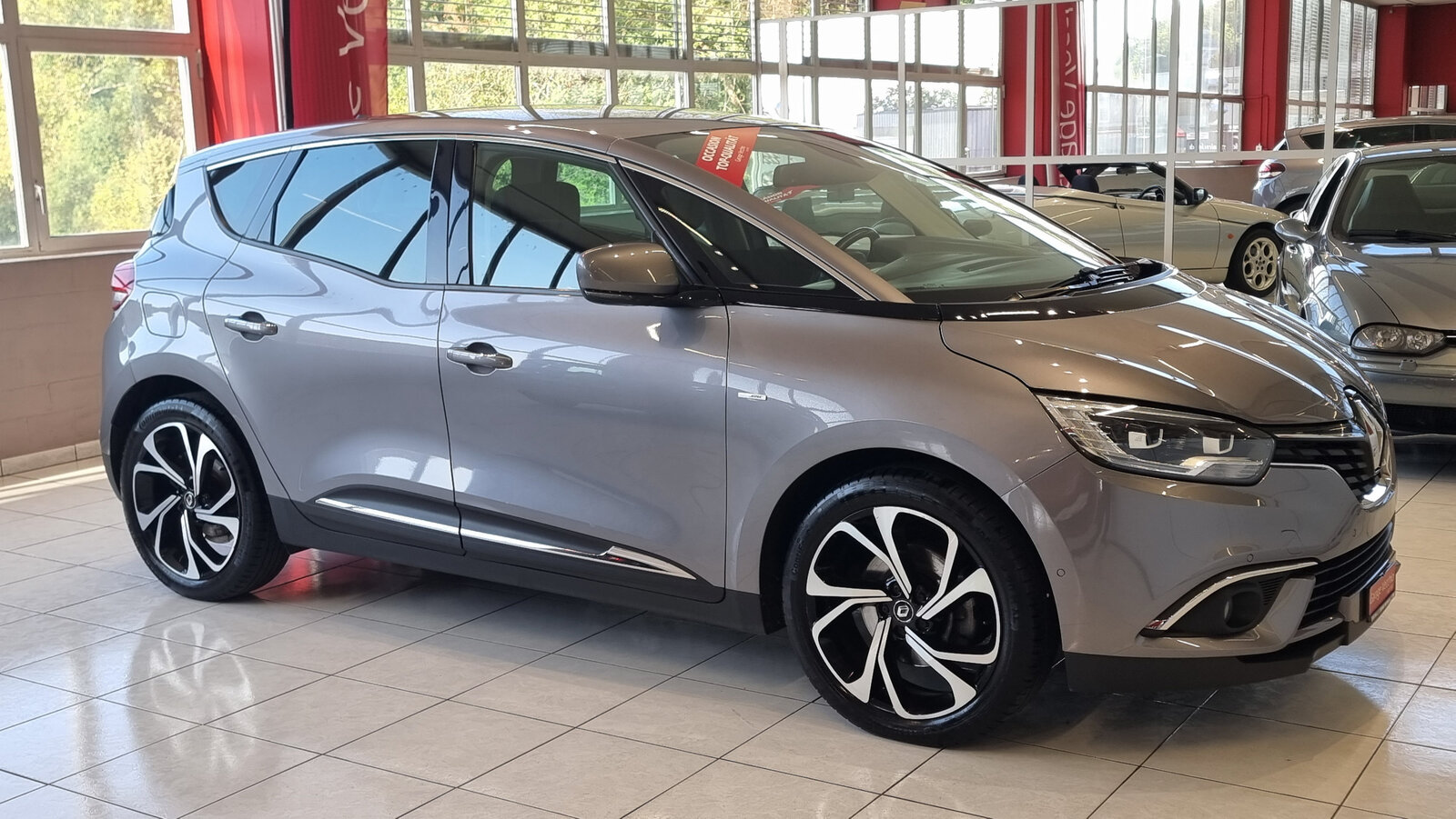 RENAULT Scénic 1.6 dCi Bose, Diesel, Occasion / Utilisé, Manuelle - 7