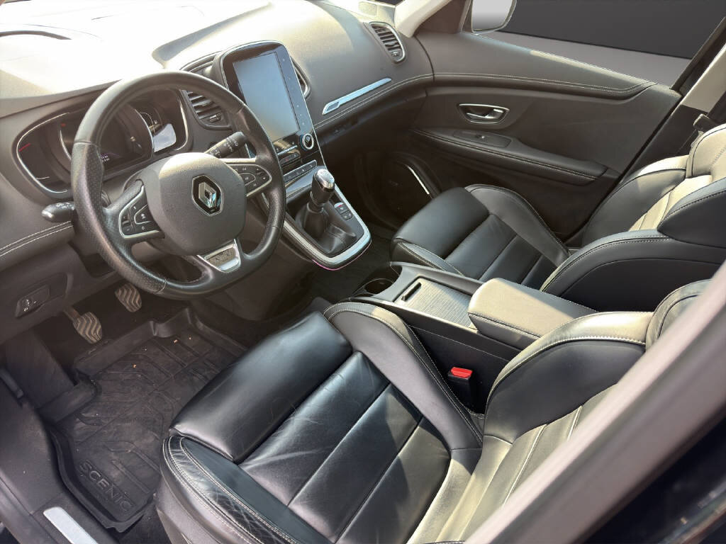 RENAULT Scénic 1.3 TCe 160 Initiale, Essence, Occasion / Utilisé, Manuelle - 7