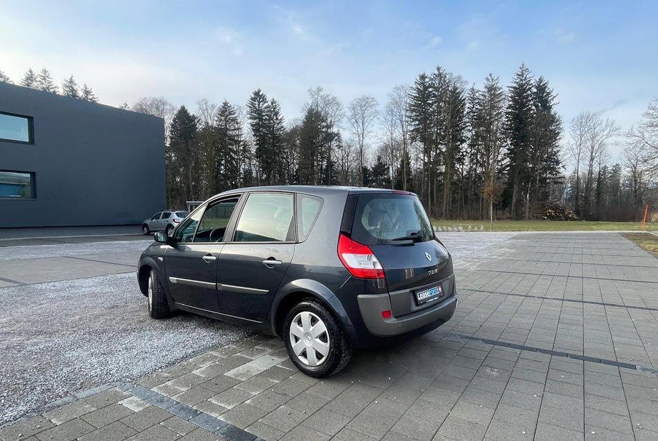 RENAULT SCéNIC 2.0 16V Dynamique, Petrol, Second hand / Used, Manual - 5