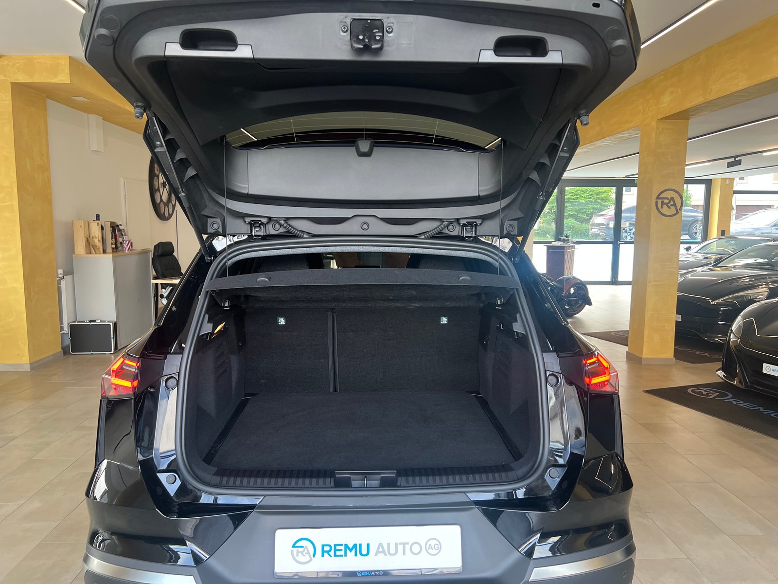 RENAULT Symbioz 1.3 Techno EDC, Mild-Hybrid Petrol/Electric, Second hand / Used, Automatic - 4