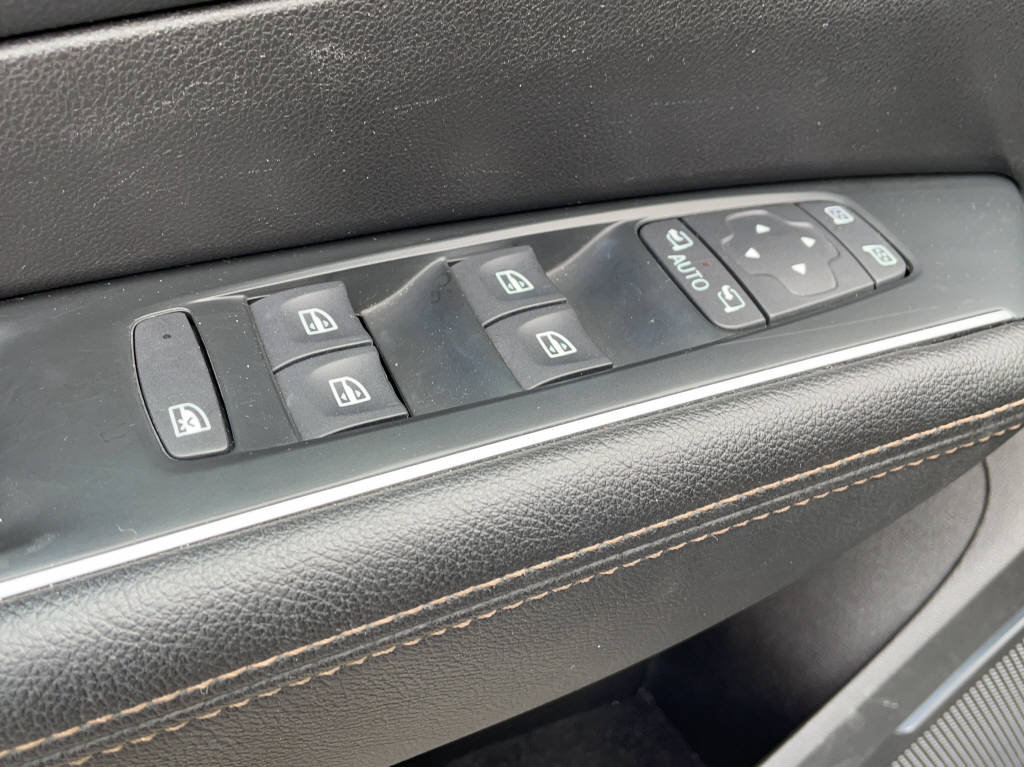 RENAULT Talisman Grandtour 1.8 TCe Intens EDC, Benzin, Occasion / Gebraucht, Automatik - 6