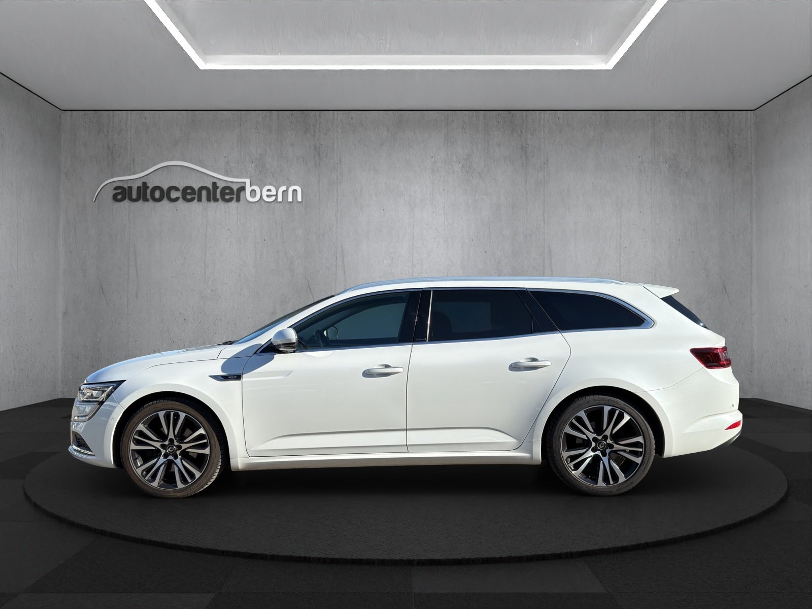 RENAULT Talisman Grandtour 1.8 TCe Initiale EDC, Petrol, Second hand / Used, Automatic - 4