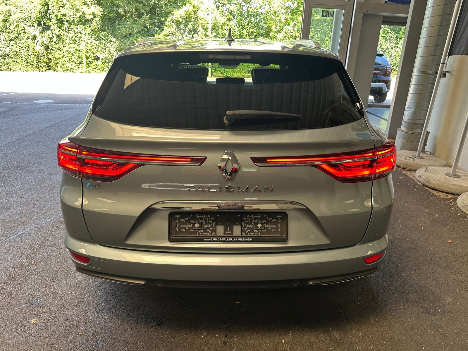 RENAULT Talisman Grandtour 1.8 TCe Initiale Paris, Essence, Occasion / Utilisé, Automatique - 4