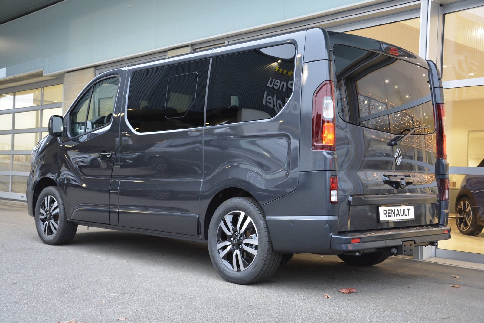 RENAULT Trafic Passenger & Spaceclass SPACECLASS Blue dCi 170 EAG9, Diesel, New car, Automatic - 4