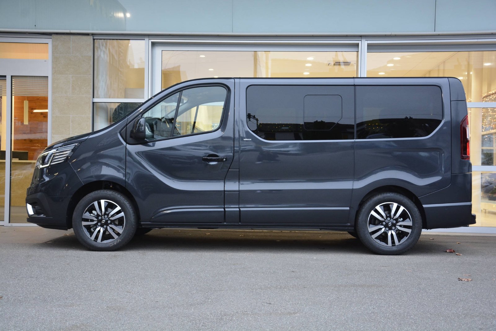 RENAULT Trafic Passenger Spaceclass SPACECLASS Blue dCi 170, Diesel, Voiture nouvelle, Automatique - 3