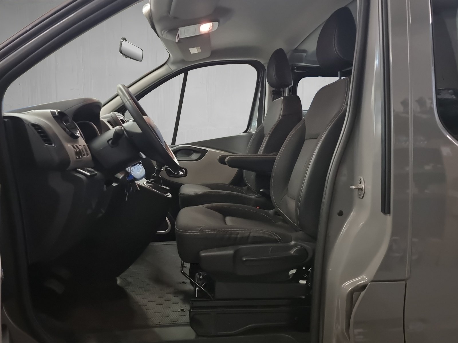 RENAULT Trafic Passenger 1.6 dCi Zen, Diesel, Occasion / Utilisé, Manuelle - 6