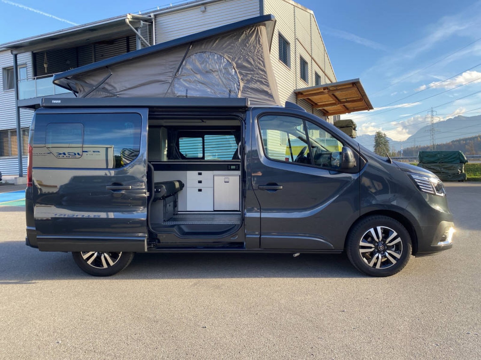 RENAULT Trafic SpaceNomad iconic Blue dCi170 EDC, Diesel, Ex-demonstrator, Automatic - 4