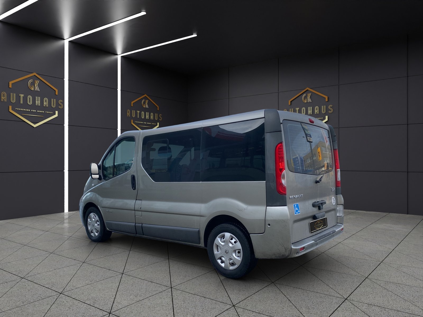 RENAULT Trafic 2.5dCi L1H1 Passenger Expression, Diesel, Occasion / Utilisé, Automatique - 3