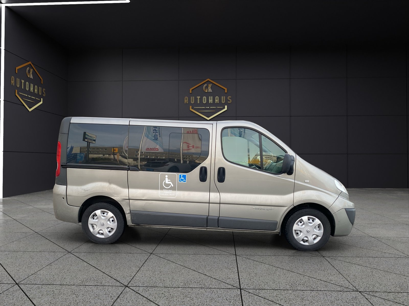 RENAULT Trafic 2.5dCi L1H1 Passenger Expression, Diesel, Occasion / Utilisé, Automatique - 6