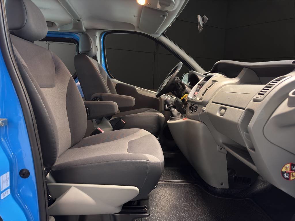 RENAULT Trafic 2.0dCi Eco Passenger Authentique, Diesel, Occasion / Utilisé, Manuelle - 7