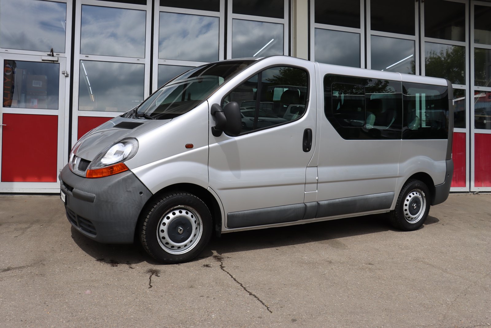 RENAULT Trafic 2.0 16V 2.7t, Petrol, Second hand / Used, Manual - 5