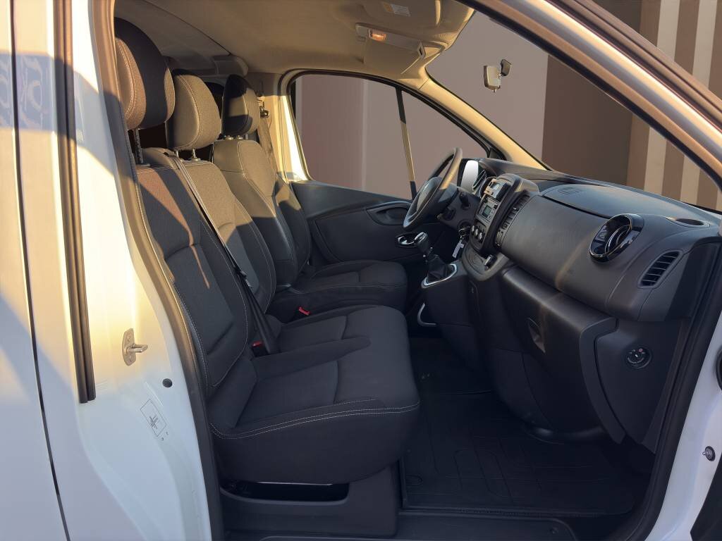RENAULT Trafic Blue dCi 120 Passenger Life, Diesel, Second hand / Used, Manual - 7
