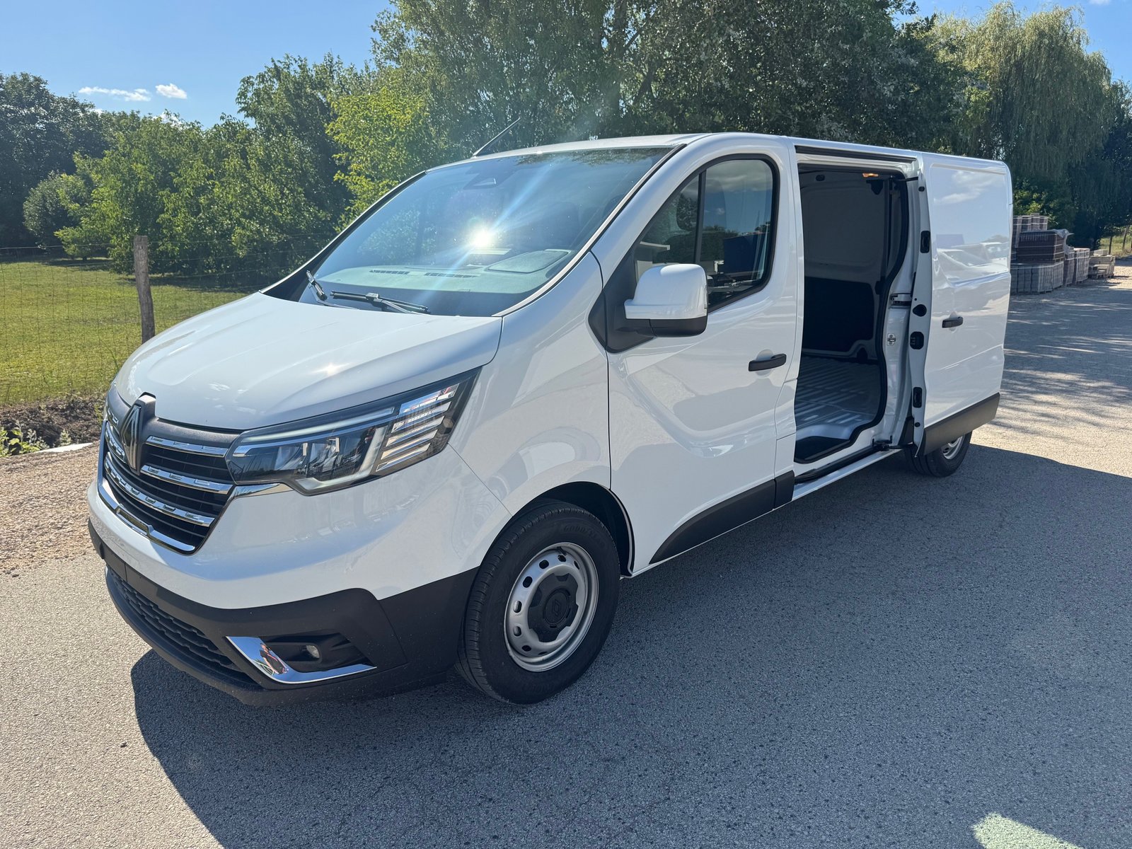 RENAULT L2H1 mit 2 x Schiebetüre Links und Rechts und Navigation un, Diesel, Auto nuove, Manuale - 3