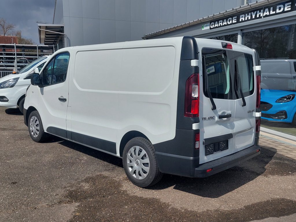 RENAULT Trafic 2.0 dCi 120 Business, Diesel, Second hand / Used, Manual - 5
