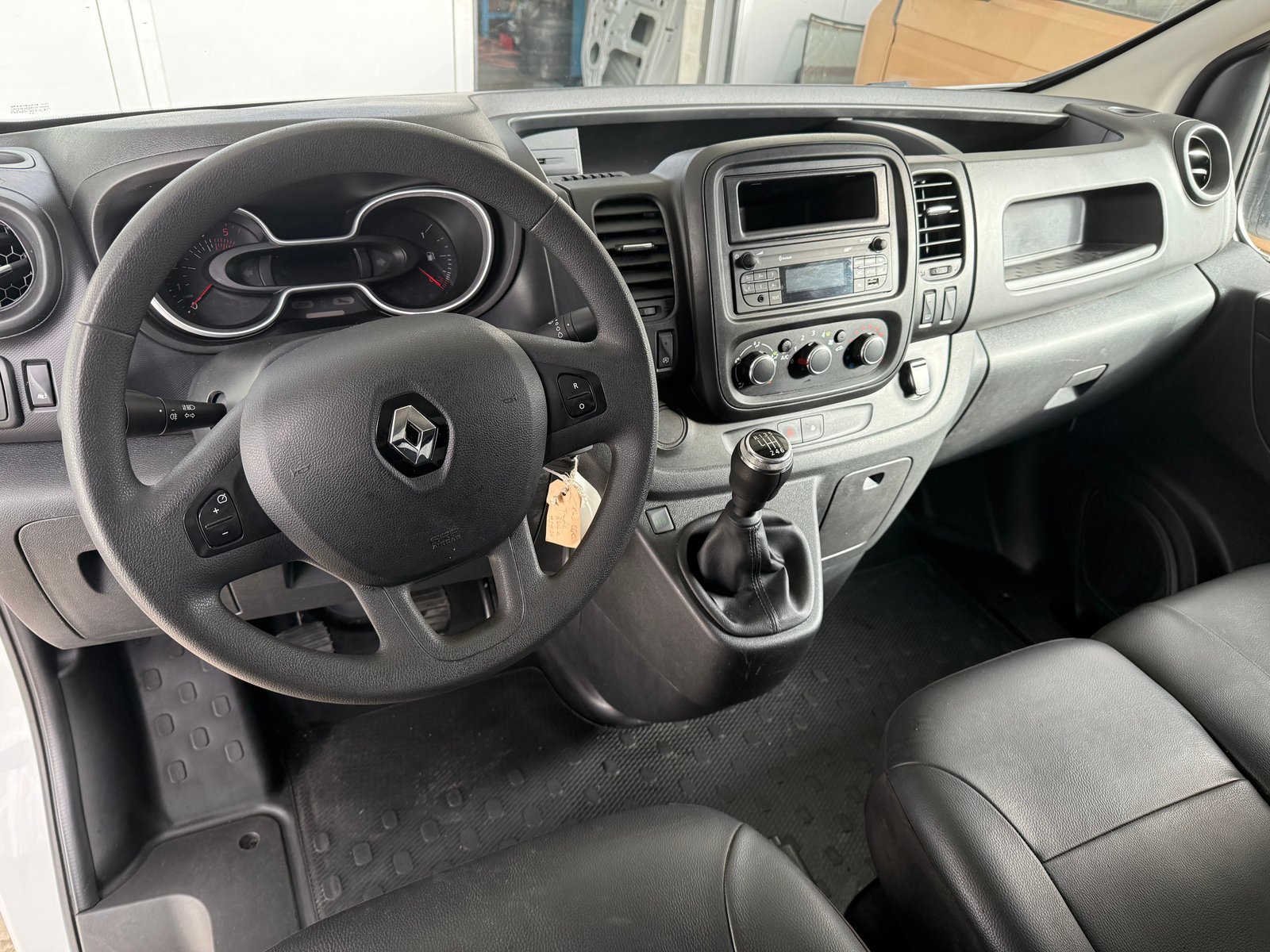 RENAULT Trafic 2.0 dCi 120 3.0t L1H1, Diesel, Second hand / Used, Manual - 4