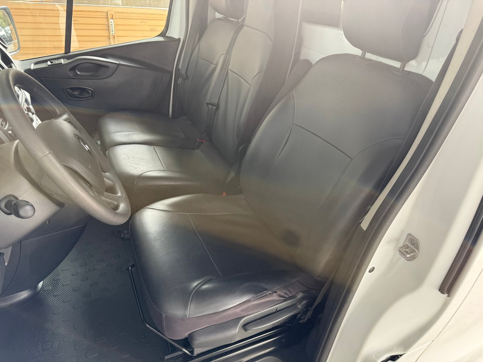 RENAULT Trafic 2.0 dCi 120 3.0t L1H1, Diesel, Second hand / Used, Manual - 6