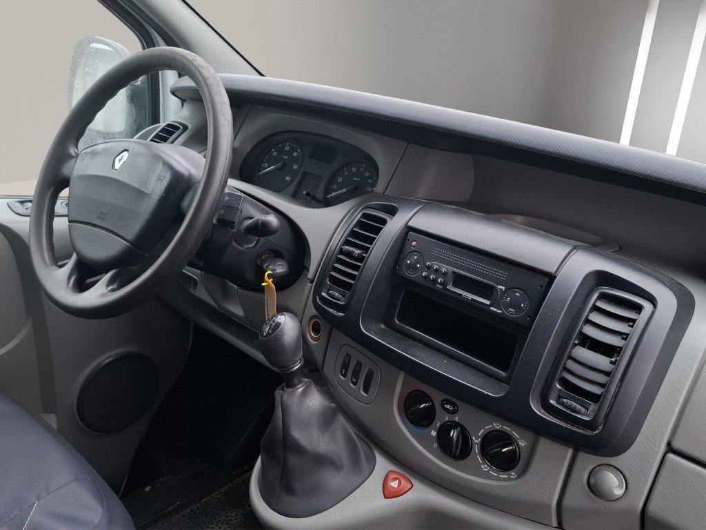 RENAULT Trafic Kaw. 2.9 t L2 H2 2.0 16V, Benzin, Occasion / Gebraucht, Handschaltung - 5