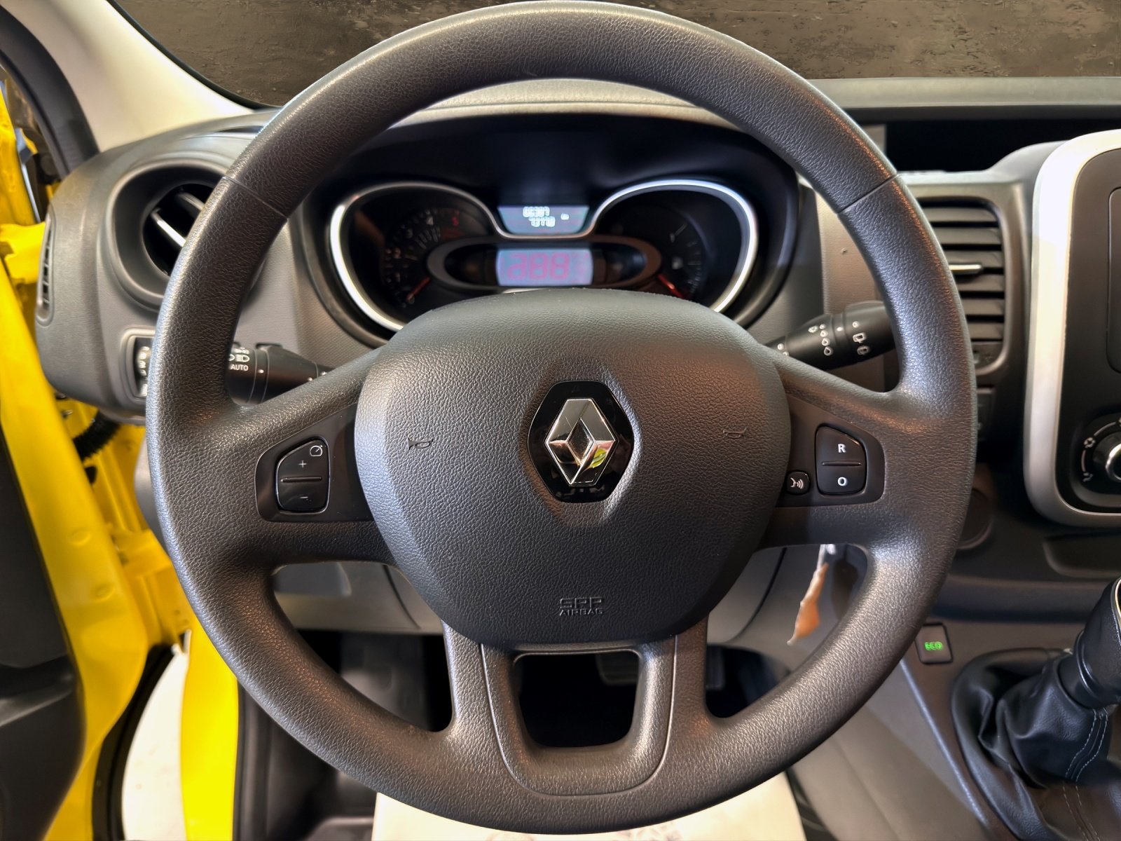 RENAULT Trafic 2.0 ENERGY dCi145 3.0t Business L1H1, Diesel, Second hand / Used, Manual - 6