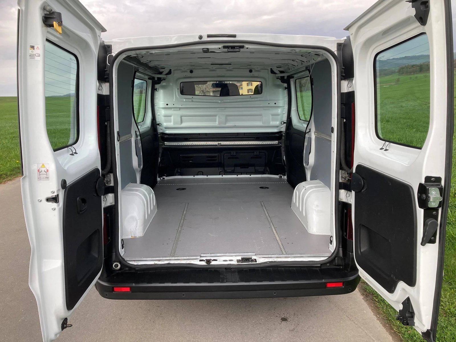 RENAULT Trafic 1.6 dCi 120 2.9t Business L1H1 mit 2 Schiebet, Diesel, Occasion / Utilisé, Manuelle - 6