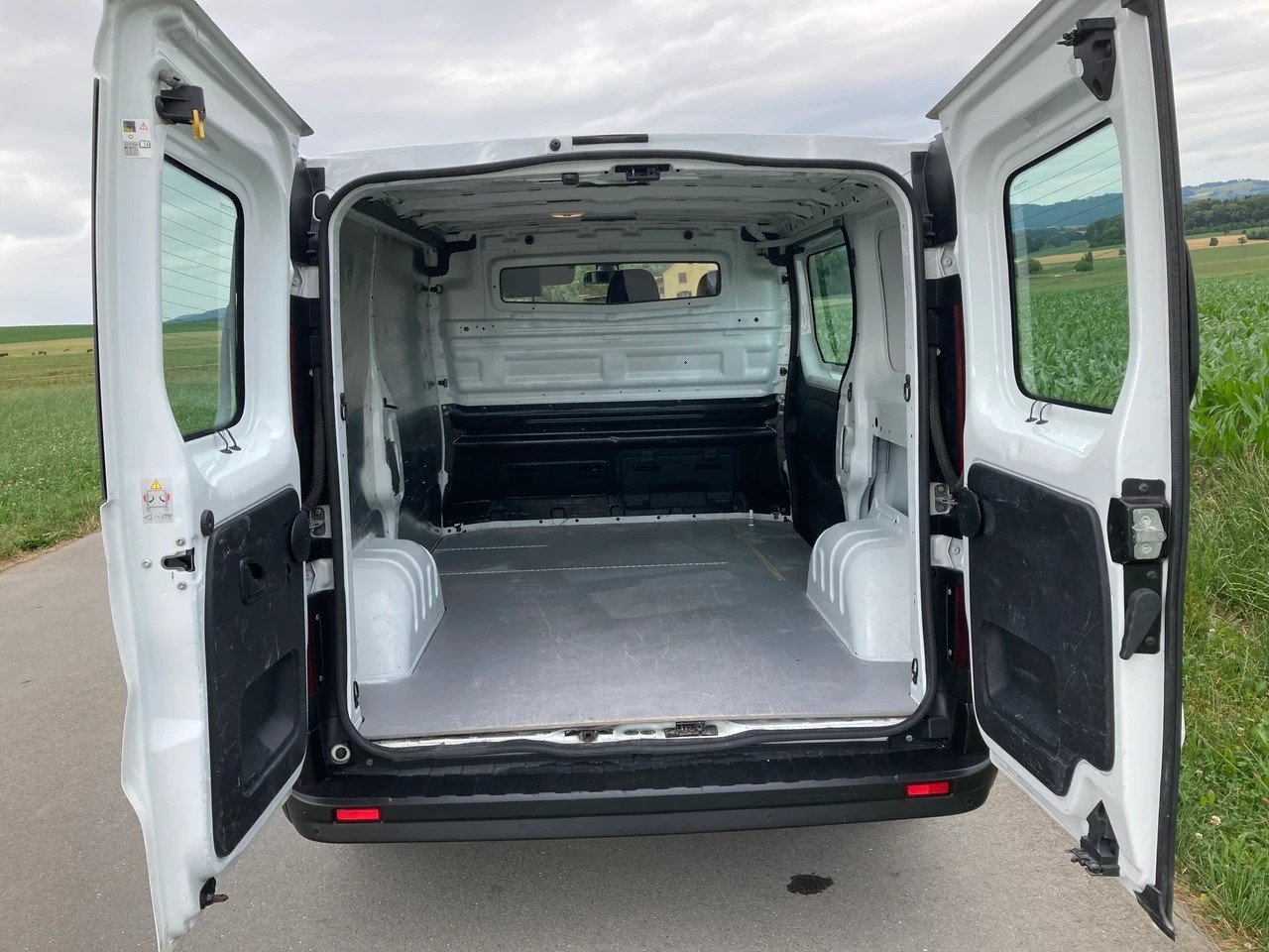 RENAULT Trafic 1.6 dCi 120 2.9t Business L1H1 Nutzlast 1160, Diesel, Second hand / Used, Manual - 7