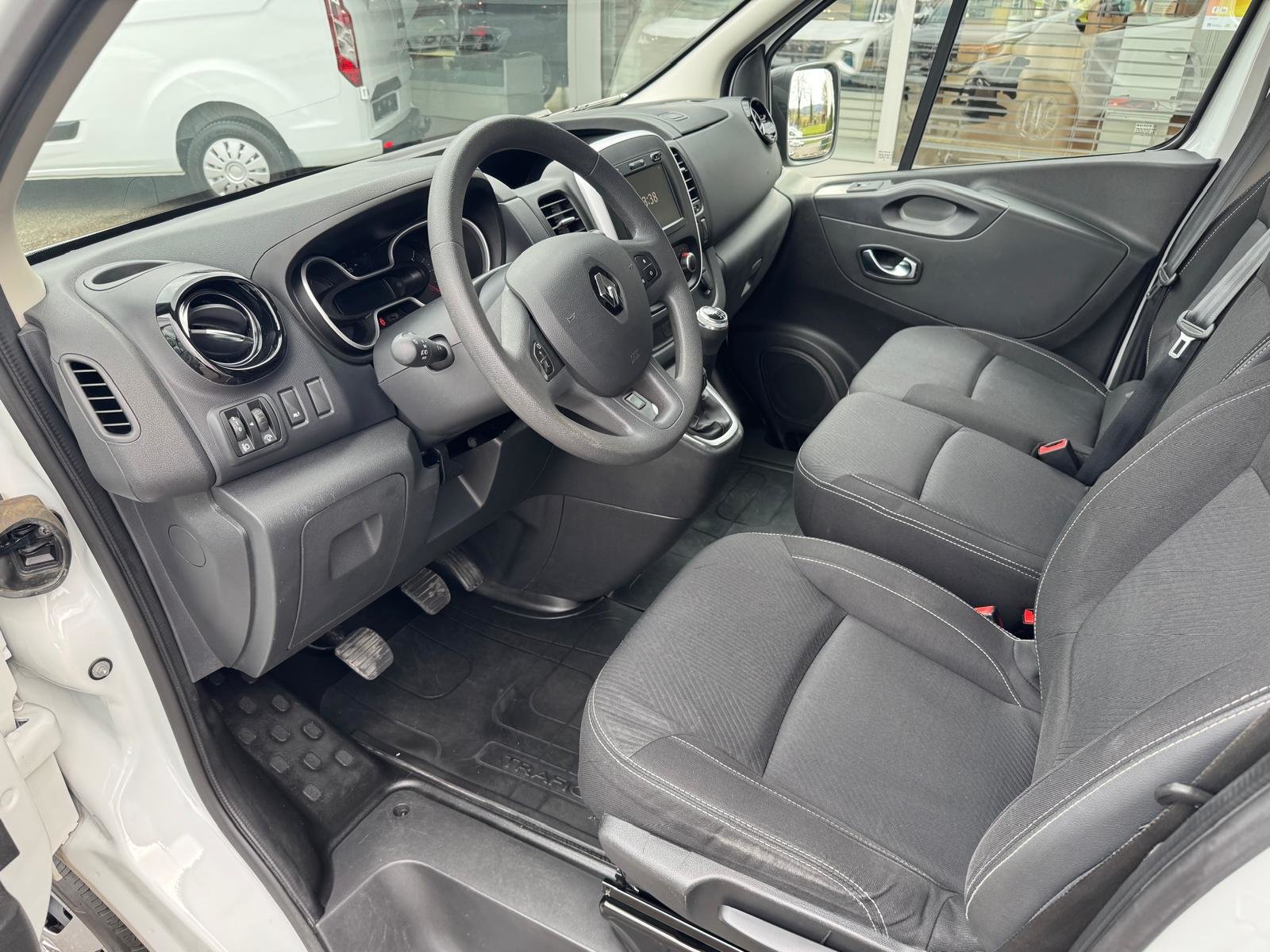 RENAULT Trafic Ene dCi120 2.0 Bus L1H1, Diesel, Occasion / Utilisé, Manuelle - 2