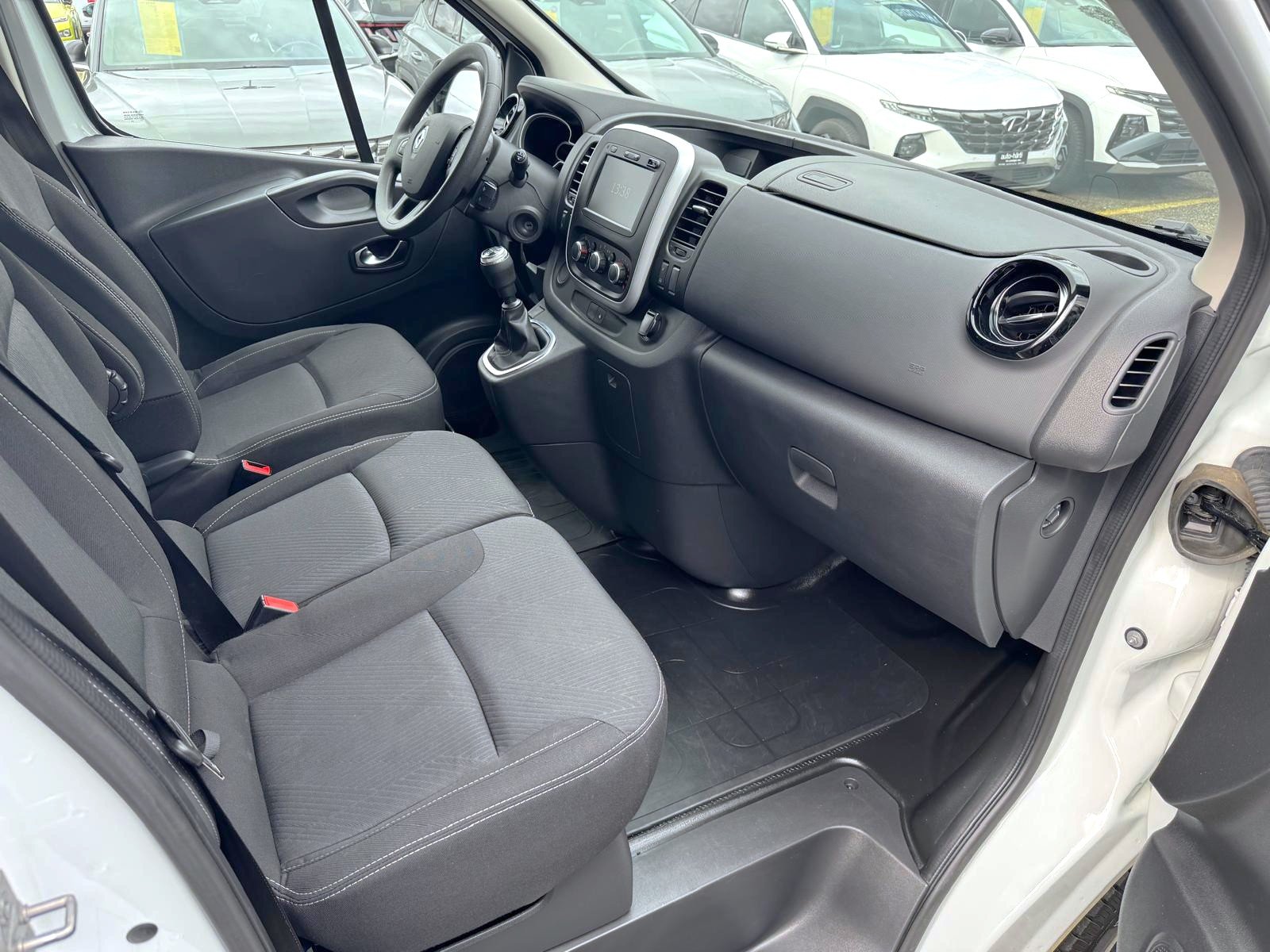 RENAULT Trafic Ene dCi120 2.0 Bus L1H1, Diesel, Occasion / Utilisé, Manuelle - 6