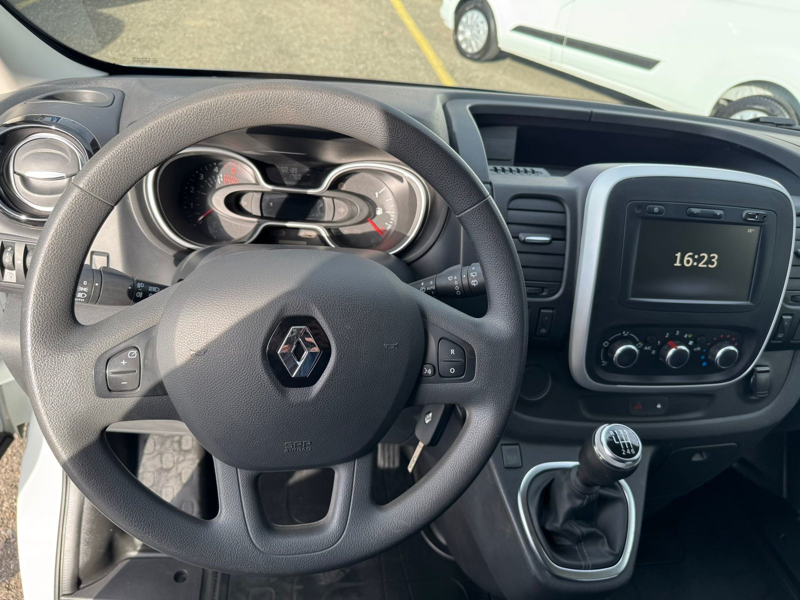 RENAULT Trafic dCi120 2.0 Bus L1H1, Diesel, Occasion / Utilisé, Manuelle - 3