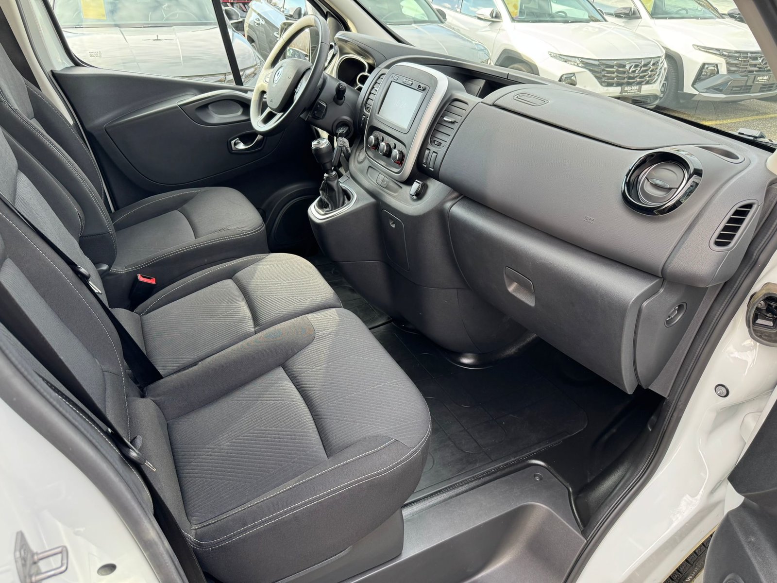 RENAULT Trafic dCi120 2.0 Bus L1H1, Diesel, Occasion / Utilisé, Manuelle - 6