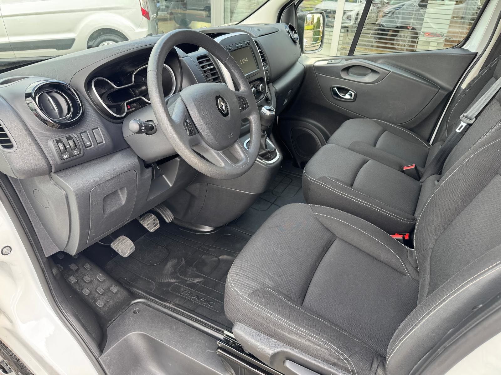 RENAULT Trafic Ene dCi120 2.0 Bus L1H1, Diesel, Occasion / Gebraucht, Handschaltung - 2