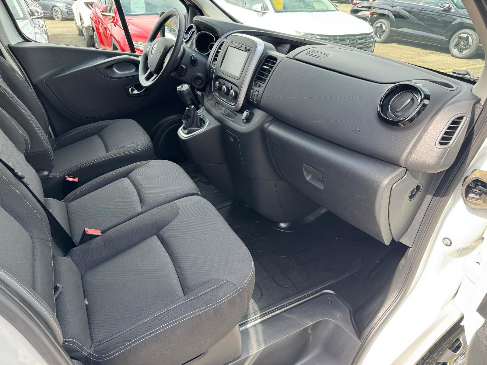 RENAULT Trafic Ene dCi120 2.0 Bus L1H1, Diesel, Occasion / Gebraucht, Handschaltung - 6