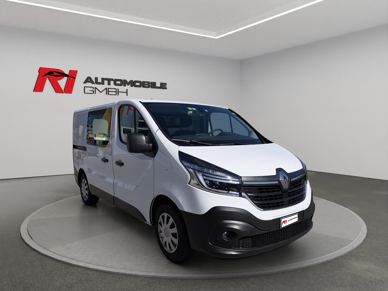 RENAULT Trafic 2.0 Energy dCi 120 3.0t Business L1H1, Diesel, Second hand / Used, Manual - 3