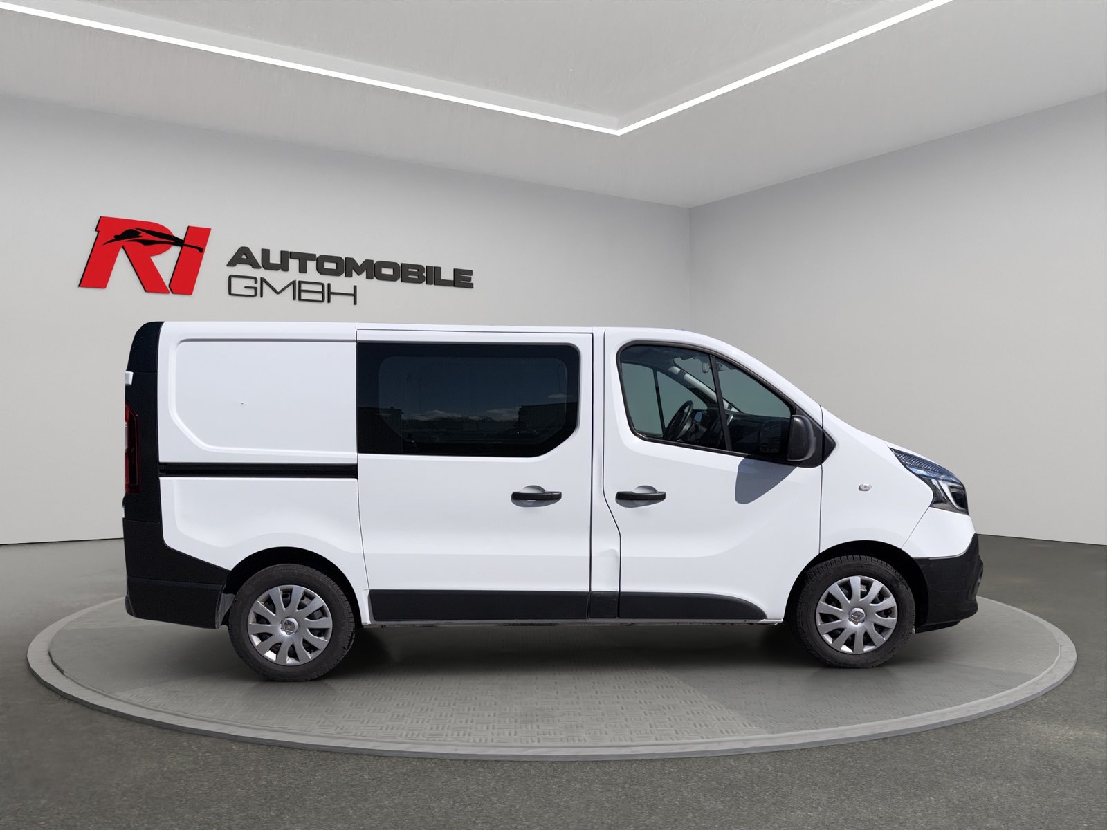 RENAULT Trafic 2.0 Energy dCi 120 3.0t Business L1H1, Diesel, Second hand / Used, Manual - 4