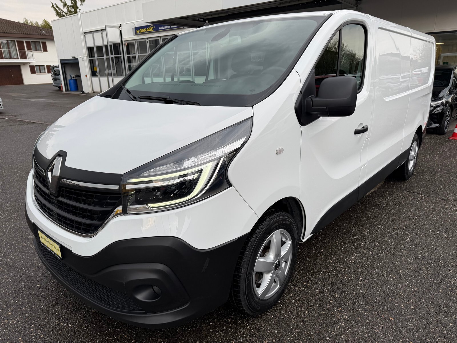 RENAULT Trafic 2.0 Energy dCi 120 3.0t Business L2H1, Diesel, Second hand / Used, Manual - 2