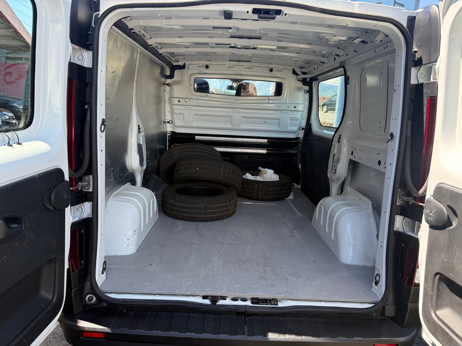 RENAULT Trafic 2.0 dCi 120 3.0t Business L1 H1, Diesel, Occasion / Gebraucht, Handschaltung - 4