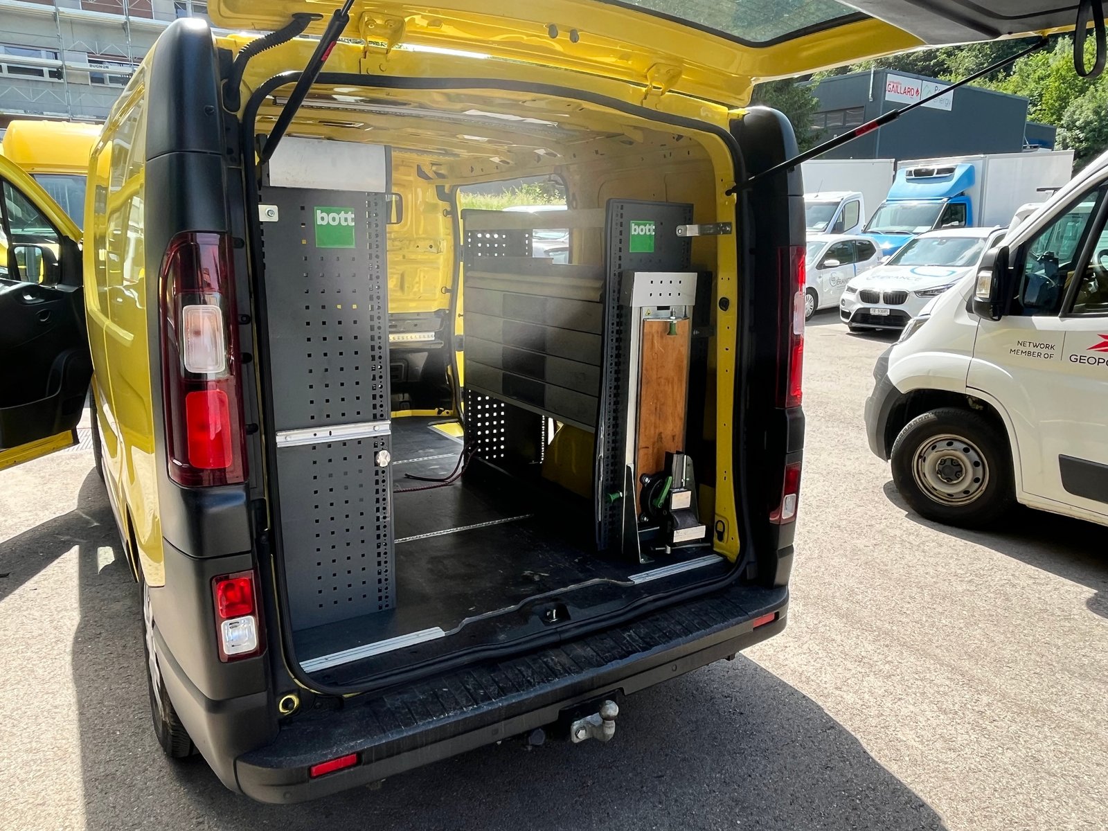 RENAULT Trafic 2.0 ENERGY dCi145 3.0t Business L1H1, Diesel, Second hand / Used, Manual - 2