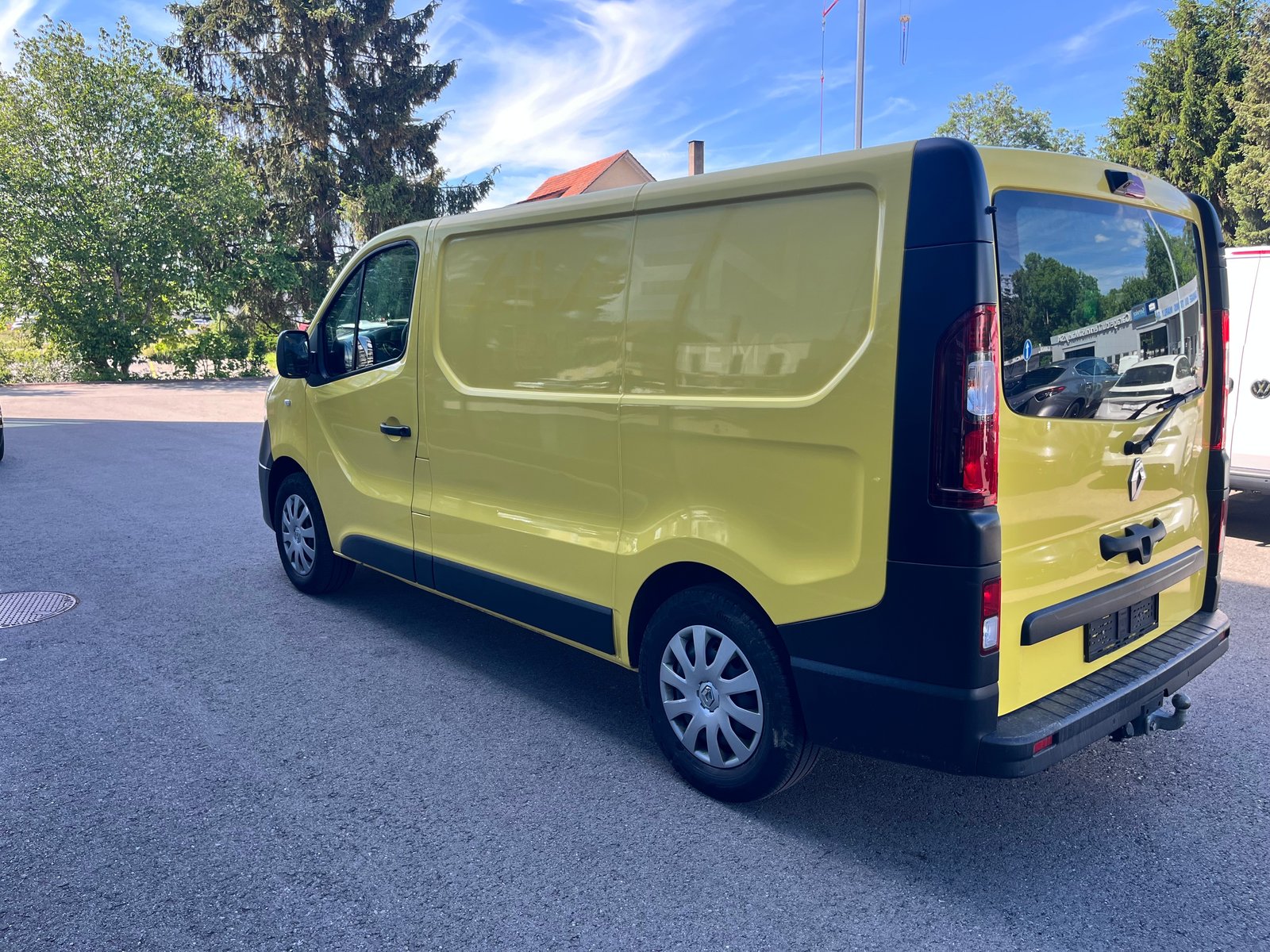 RENAULT Trafic 2.0 ENERGY dCi145 3.0t Business L1H1, Diesel, Second hand / Used, Manual - 5