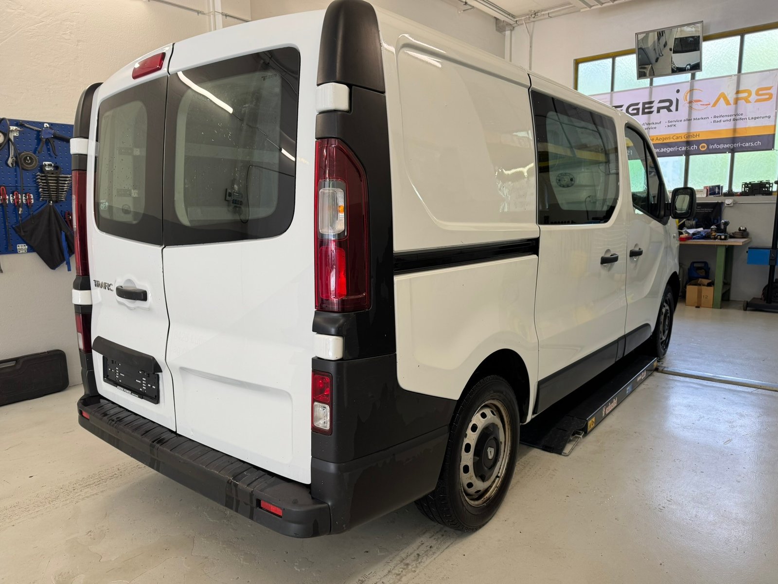 RENAULT Trafic 1.6 dCi 90 2.7t Access L1H1, Diesel, Second hand / Used, Manual - 4