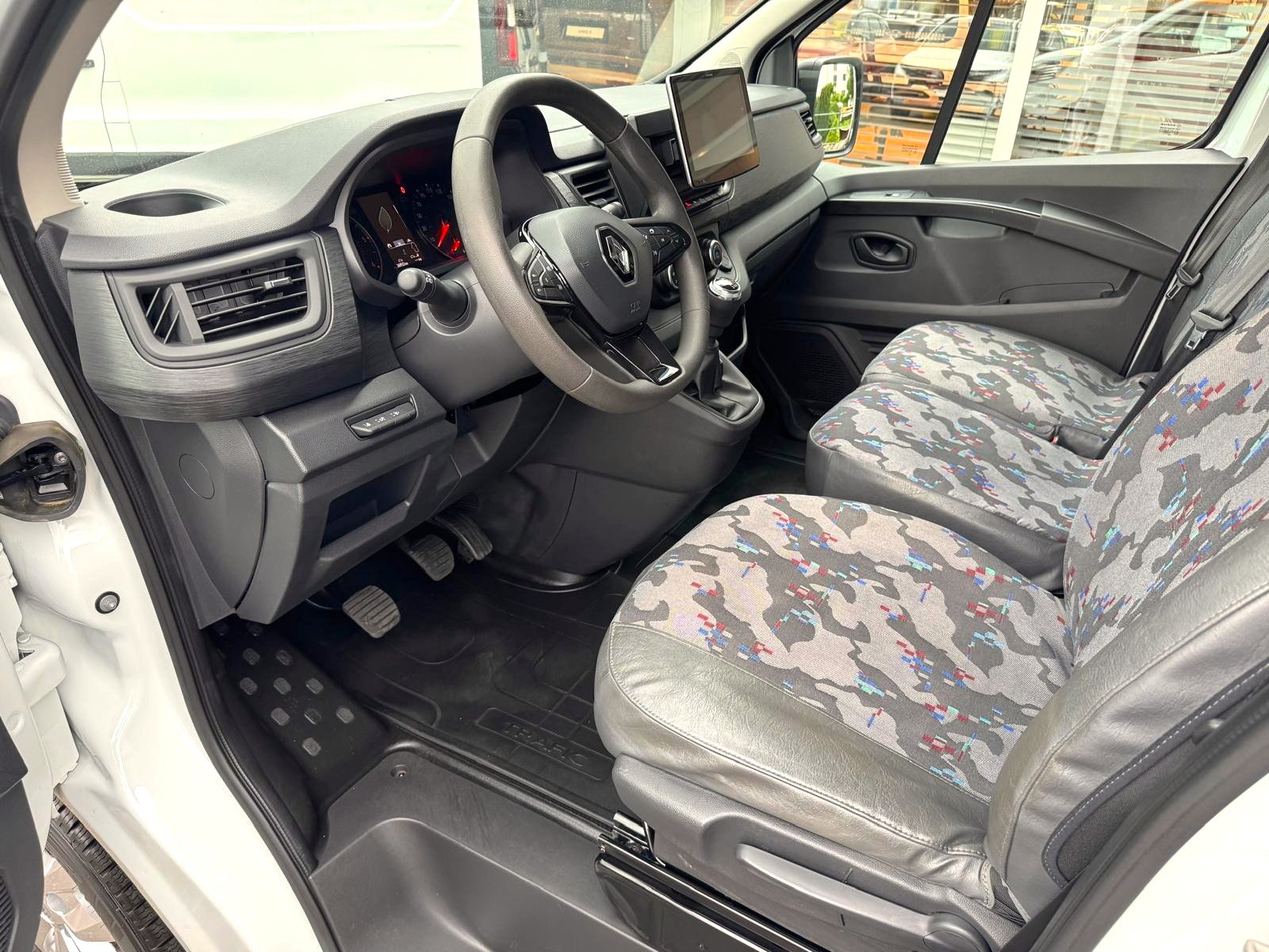 RENAULT Trafic 150 2.0 Bus.L1 EN, Diesel, Occasion / Gebraucht, Handschaltung - 2