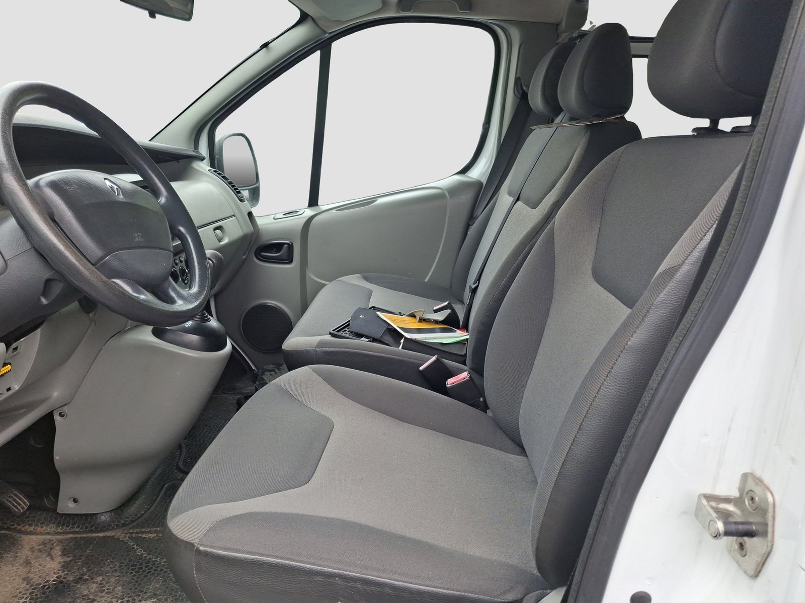 RENAULT Trafic 2.0 dCi 115 A 2.9t L2H2, Diesel, Occasion / Utilisé, Automatique - 6